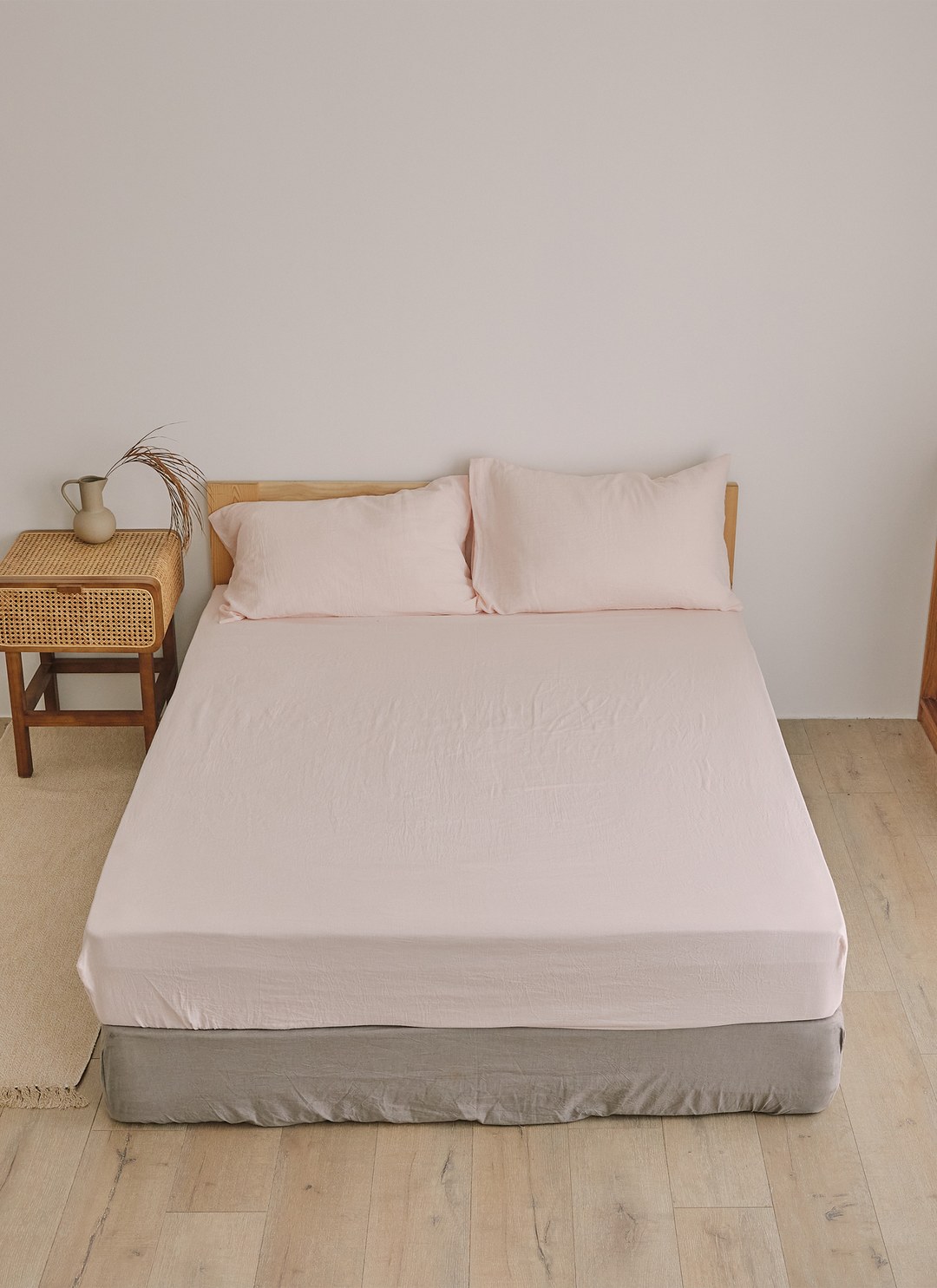 茱萸粉 - 二重紗 / 雙層紗床包組 ( 床包 + 枕套 )